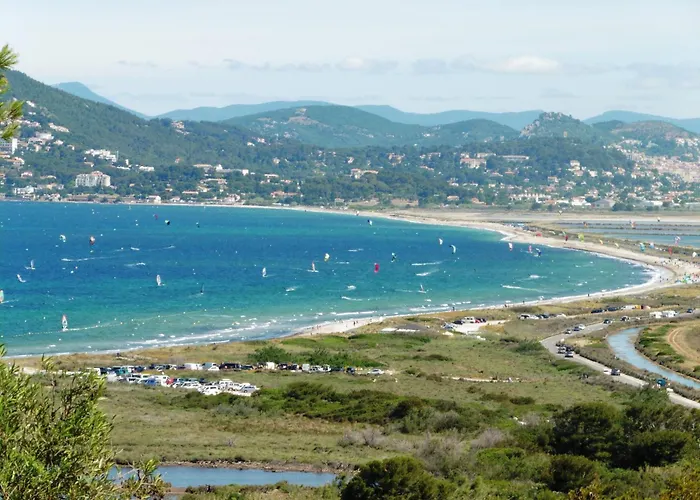 Apartman Giens-t2 Charme-7m A Pied - Rez De Jardin *