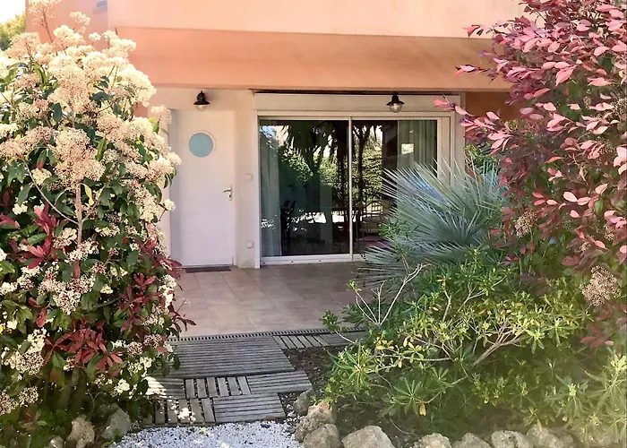 Apartman Giens-t2 Charme-7m A Pied - Rez De Jardin *