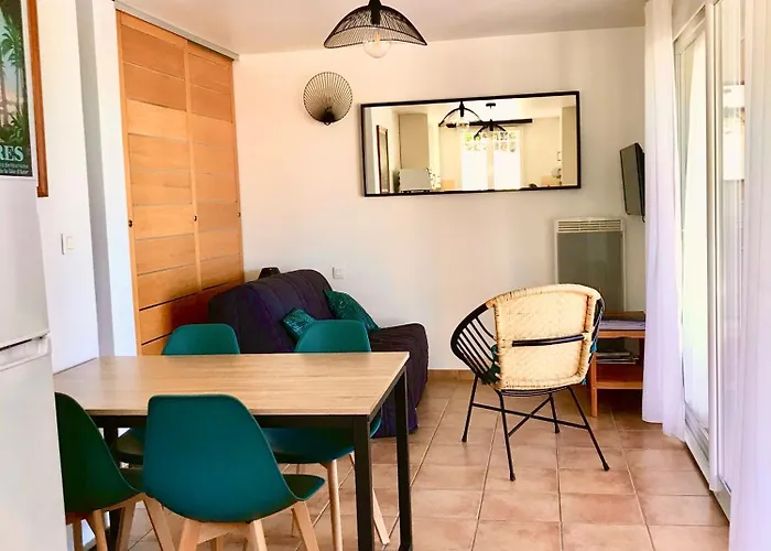 Giens-t2 Charme-7m A Pied - Rez De Jardin Hyères